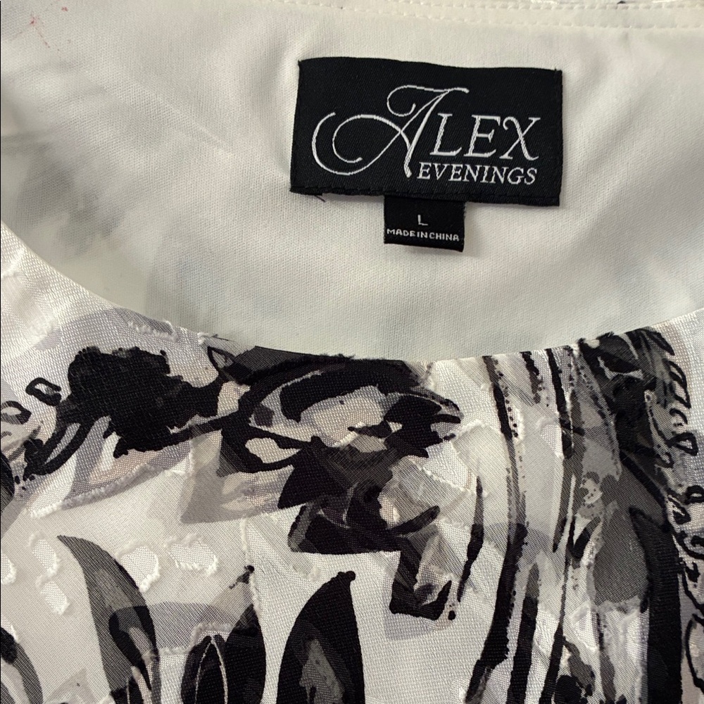 Alex Evenings Monochrome Floral Blouse - Picture 2 of 3